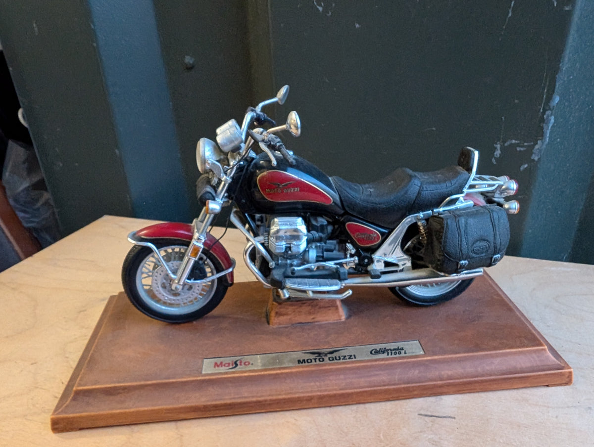 Maisto 1/10 scale model - Moto Guzzi – Gigi's Collectables