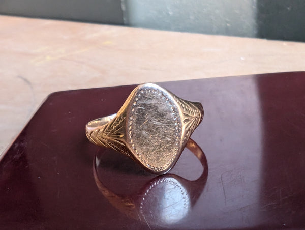 1920s 18ct Signet Gold Ring.