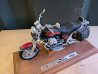 Maisto 1/10 scale model - Moto Guzzi