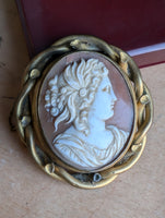 Antique 19th Century Victorian Pinchbeck Cameo Brooch