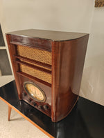 1938 Burndept 290 Veneered wood case Valve Radio