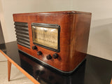 1930s Lafayette Valve Wooden Radio