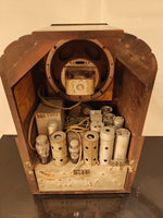 1933 RCA AVR-1 Tombstone Valve Radio