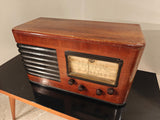 1930s Lafayette Valve Wooden Radio