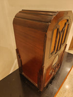 1933 RCA AVR-1 Tombstone Valve Radio