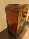 1933 RCA AVR-1 Tombstone Valve Radio