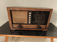 1939 Mende Super Valve Radio