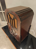 1933 RCA AVR-1 Tombstone Valve Radio